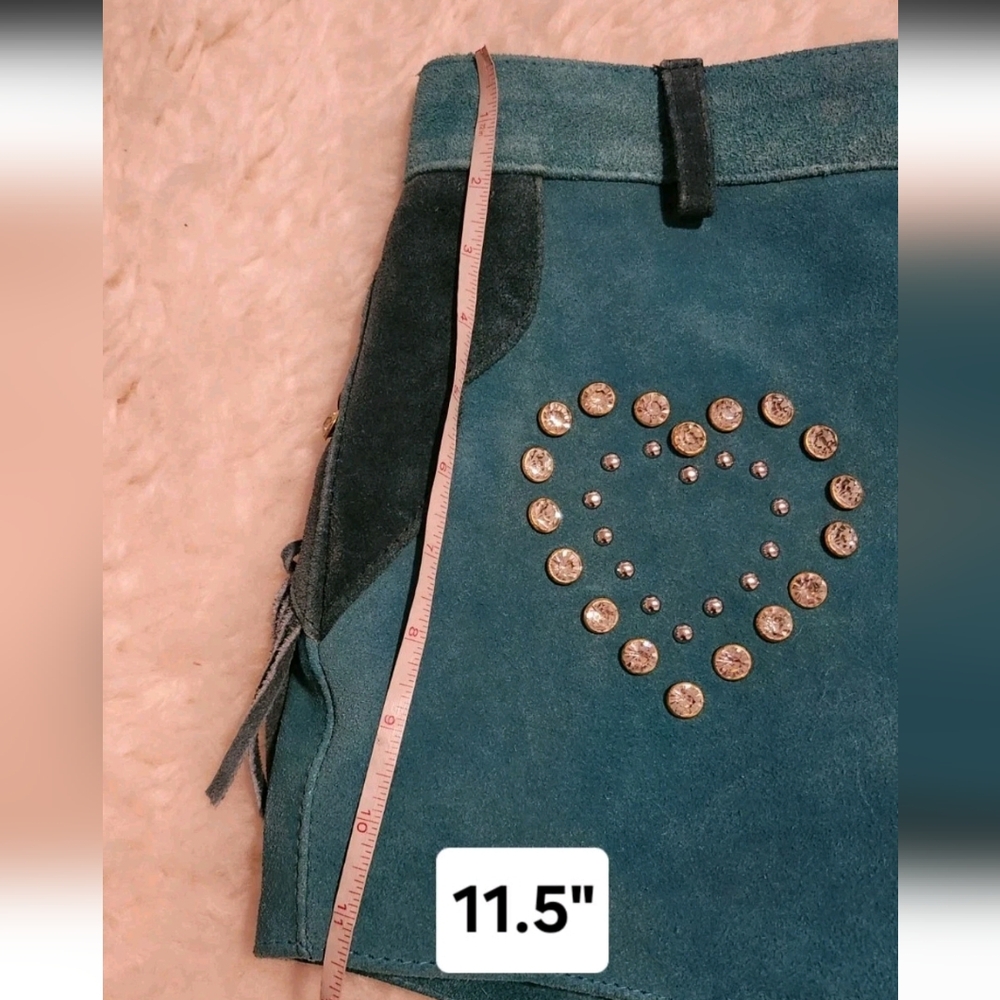 Understated Leather Wanted Suede Fringe Stud Shorts M - Picture 10 of 11